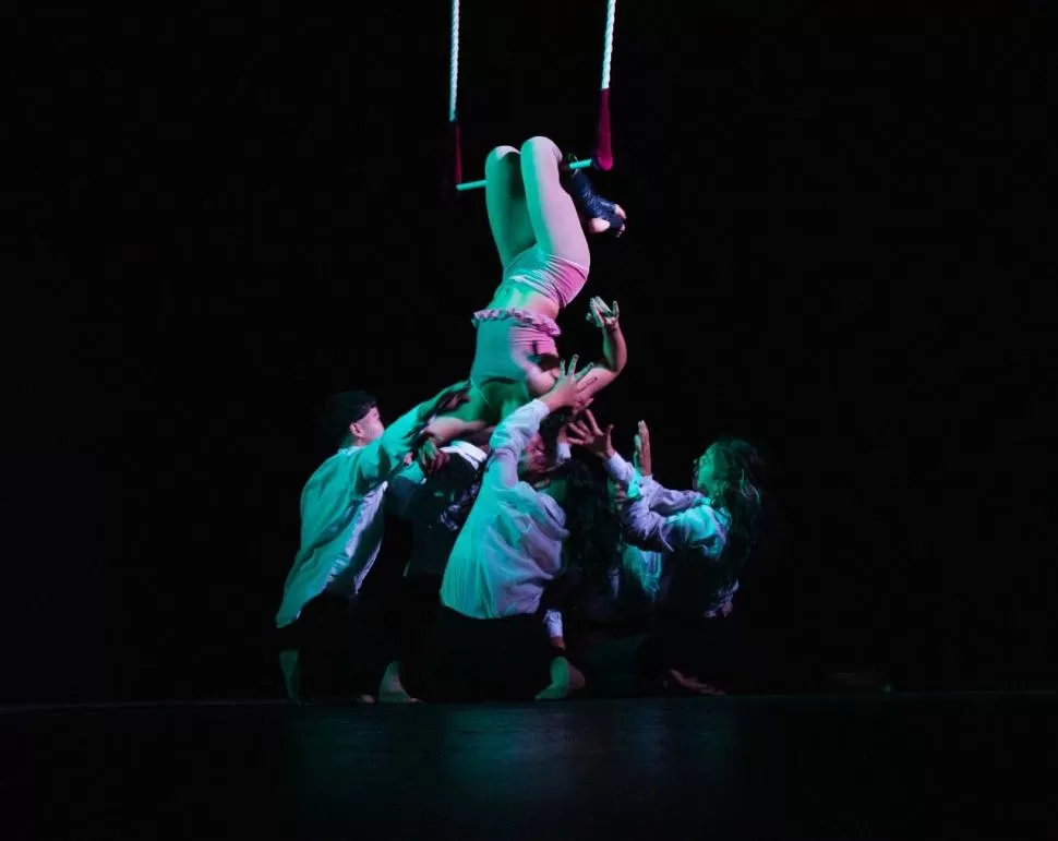 REESTRENO. “Liebres” combina danza, circo contemporáneo y teatro. 