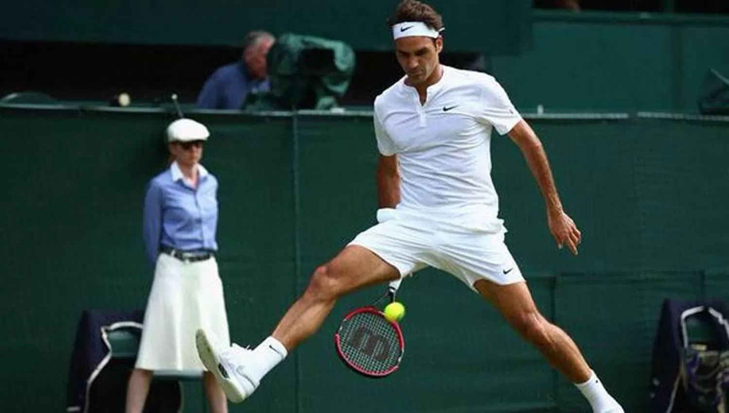 UNA LEYENDA. El suizo Federer tiene 40 años y acumuló 20 títulos de Grand Slam en su carrera.