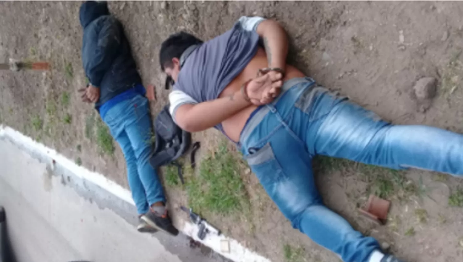 Aprehendieron a dos jóvenes armados en Lomas de Tafí
