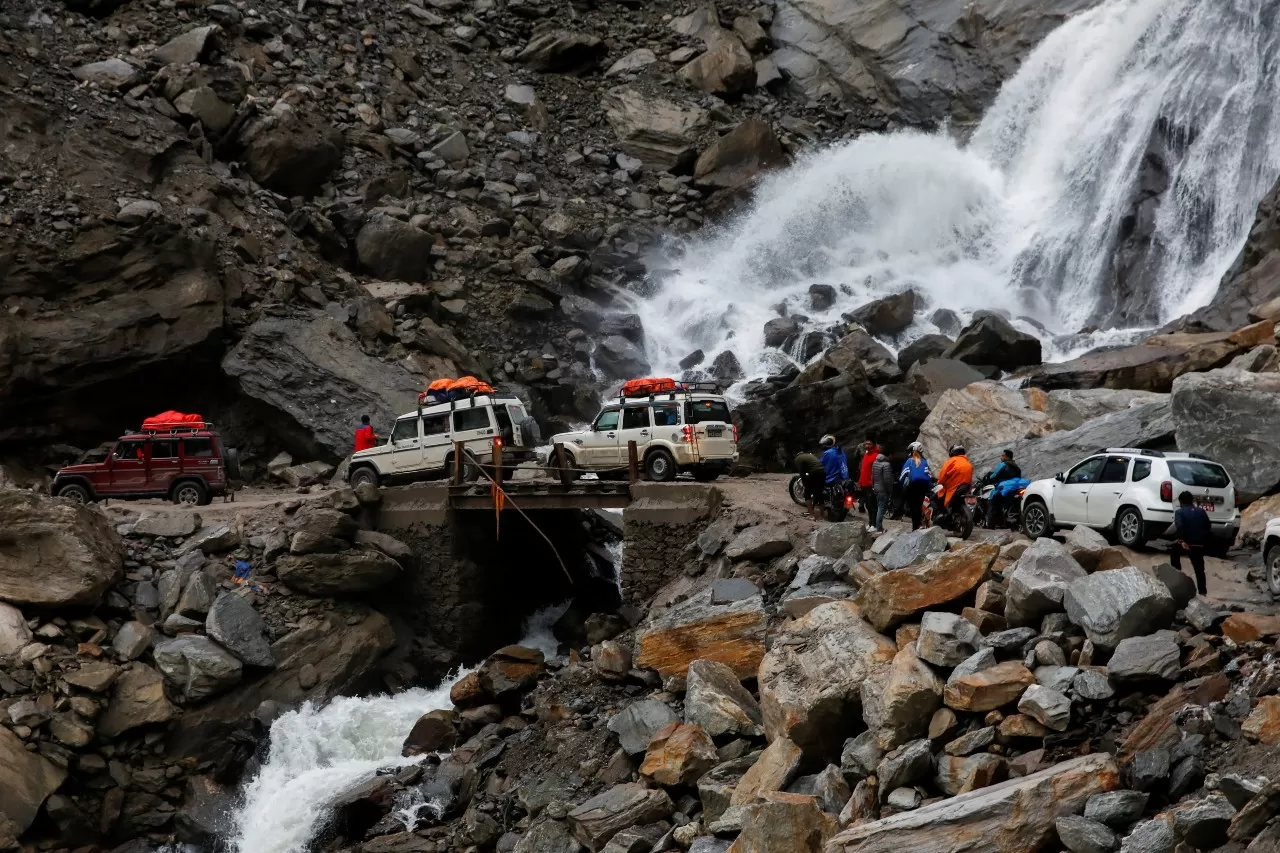 Al menos 77 muertos por inundaciones y deslizamientos de tierra en Nepal