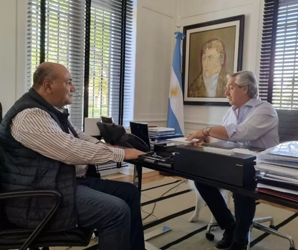 EN OLIVOS. El Presidente y el jefe de Gabinete aceleran los encuentros con referentes del Frente de Todos para mejorar los números de las primarias. twitter @Alferdez