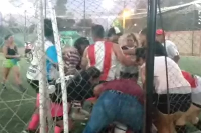 Un partido de fútbol femenino terminó en una feroz pelea entre las jugadoras en Tafí Viejo