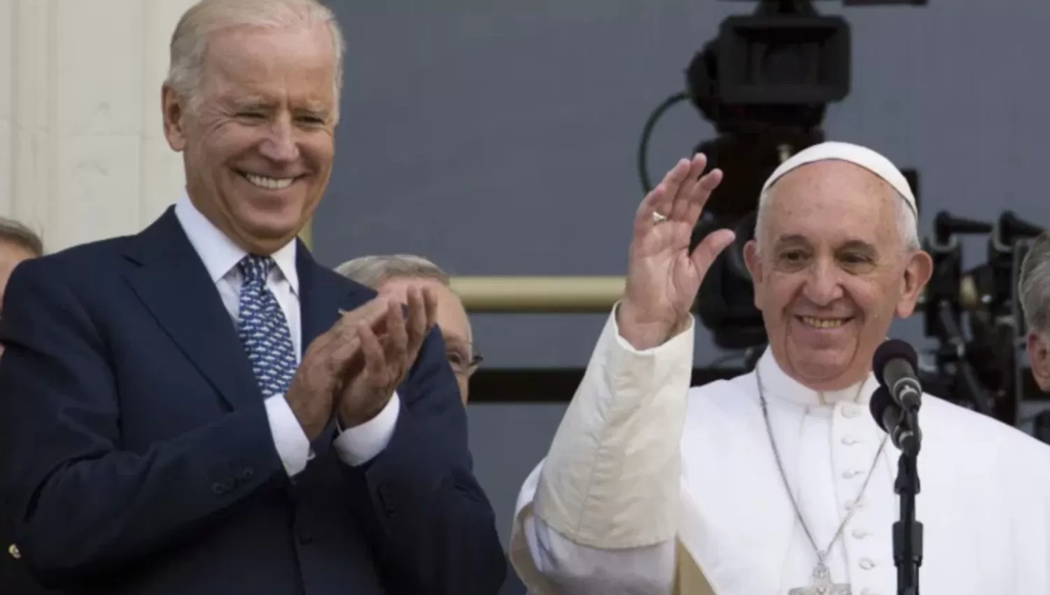 ADMIRACIÓN. Biden es devoto católico y visitó a Francisco antes de las elecciones que lo convirtieron en presidente de Estados Unidos.