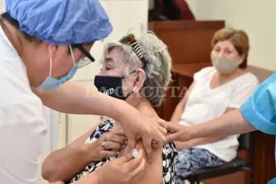 El 50% de los tucumanos recibió dos dosis: cómo sigue la vacunación contra la covid-19