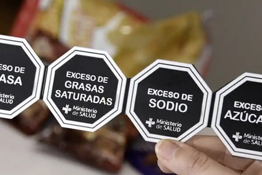 Los 20 principales puntos del proyecto de etiquetado frontal de alimentos que se convirtió en ley