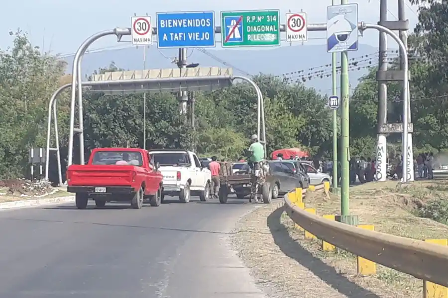 Por una protesta de los cosecheros del limón se cortó el acceso a Tafí Viejo
