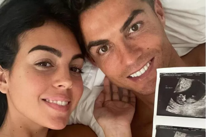 SE VIENEN LOS GEMELOS. Cristiano Ronaldo será padre por quinta vez.