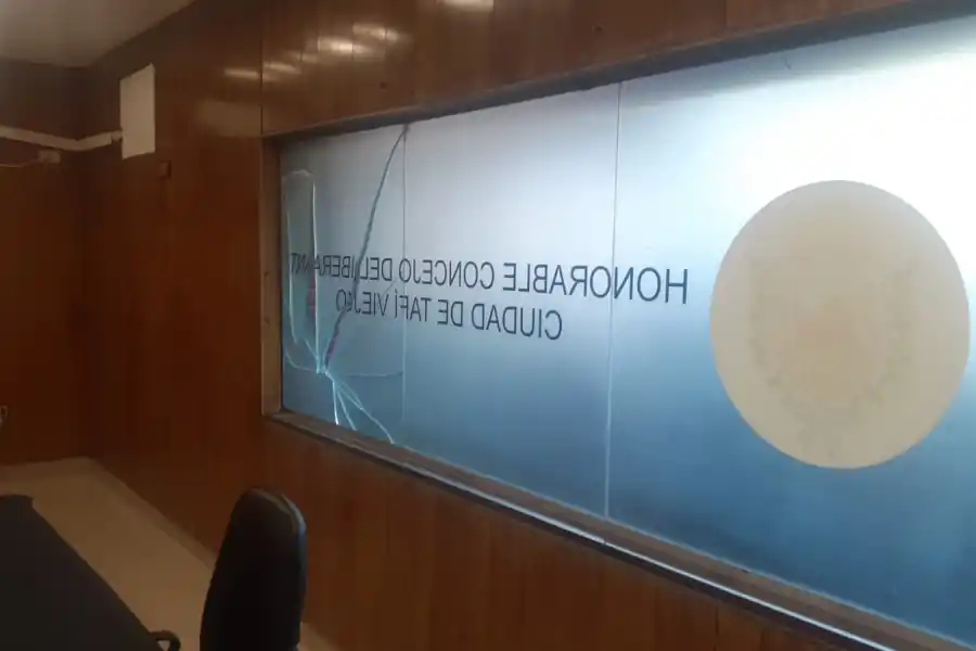 En Tafí Viejo atacaron el Concejo Deliberante tras la interna por la mesa de autoridades