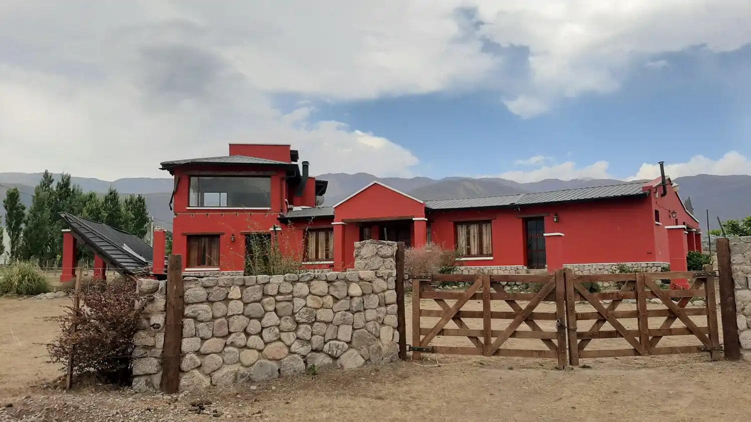 DAÑOS. El tornado voló el techo de un garaje. Foto gentileza Javier Federico Astorga