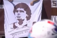 Aplausos, cantos y emoción: así fue el homenaje a Diego en el partido entre Atlético y Platense