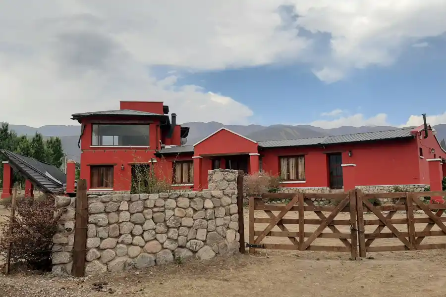 DAÑOS. El tornado voló el techo de un garaje. Foto gentileza Javier Federico Astorga