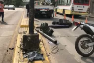 Una camioneta arrancó el semáforo en el cruce de Mate de Luna y Alem