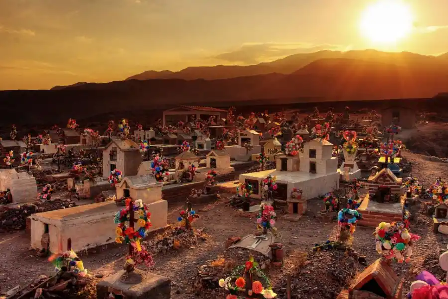 JUJUY. Los cementerios de los pueblos de la Quebrada se están preparando.