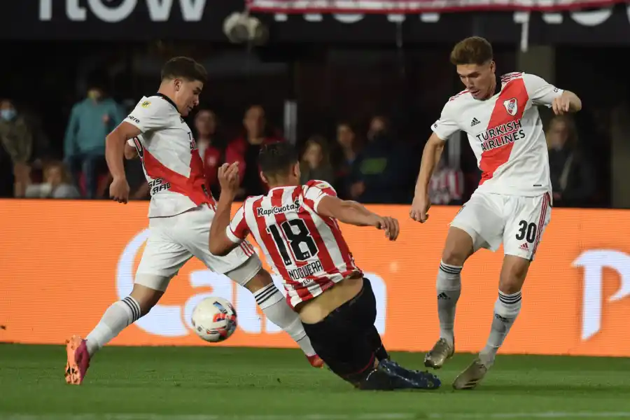 River no pudo doblegar al Estudiantes de Zielinski