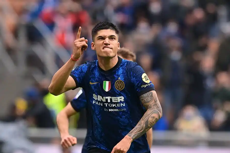 El Tucu Correa marcó los dos goles en la victoria del Inter