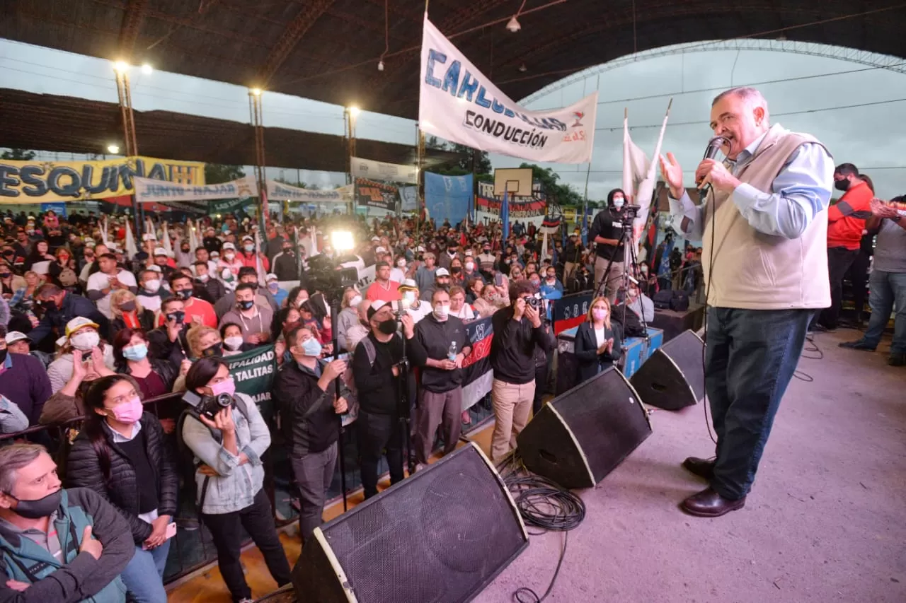 OSVALDO JALDO en un multitudinario acto, junto a los candidatos del Frente de Todos. 