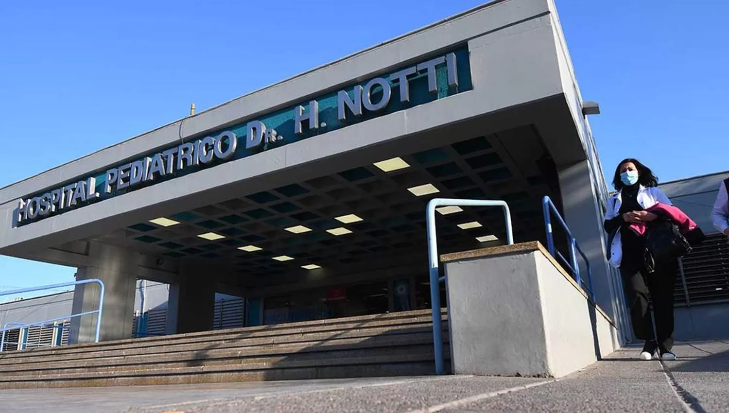 EN TERAPIA. Debido a las lesiones, el pequeño recibió cuidados intensivas en el hospital pediátrico Notti, de Mendoza, antes de perder la vida.