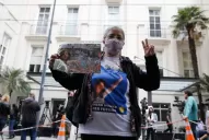 Un grupo militantes mostró su apoyo a Cristina Fernández en el Otamendi