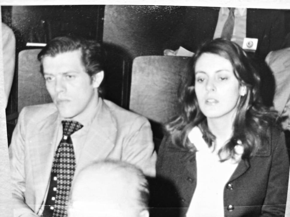 PAREJA II. Roberto Lázzari y su esposa Alicia Travascio Martínez en el congreso de medicina.