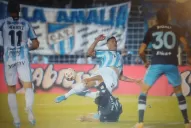 En el Monumental, Racing venció 2 a 0 a un Atlético sin juego ni reacción
