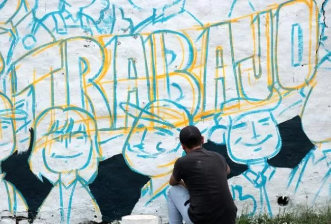 MURAL. Trabajo y Unidad, la temática de uno de los murales. 