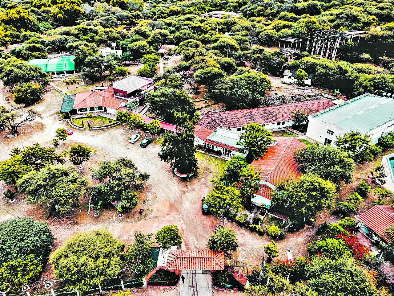 EL SAUCE. En el complejo termal es posible pernoctar (no acampar) o pasar el día.