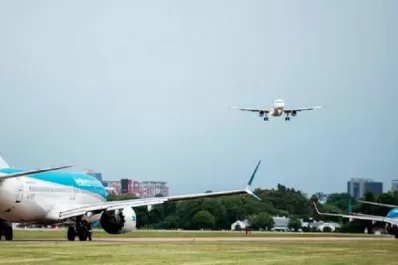 Aerolíneas Argentinas inició una investigación por el robo de las valijas de los estudiantes tucumanos