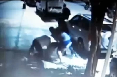 Una patota atacó a un joven a la salida de un pub en Concepción