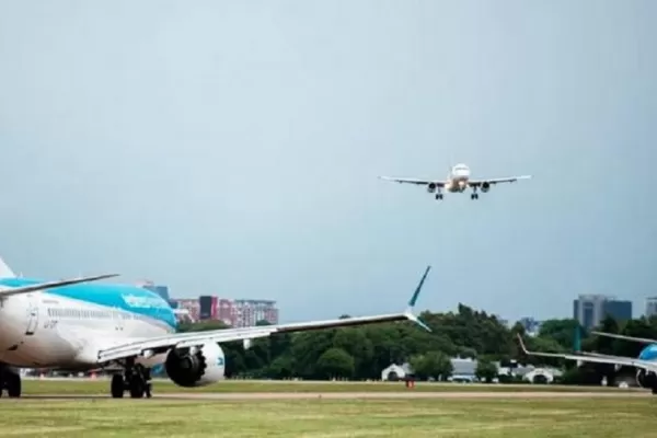 Aerolíneas Argentinas inició una investigación por el robo de las valijas de los estudiantes tucumanos