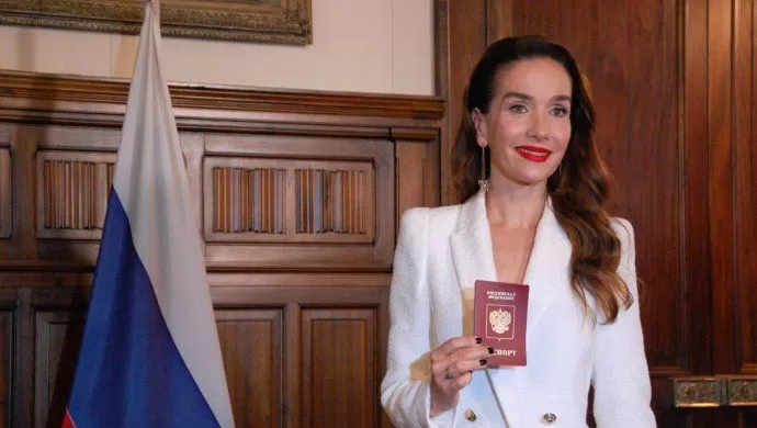 NATALIA OREIRO recibió la doble ciudadanía. 