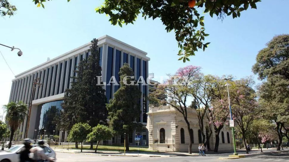 PODER LEGISLATIVO. El cuerpo parlamentario provincial tiene su sede en Muñecas al 900. Foto de Archivo LA GACETA