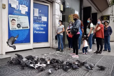 El fin de semana estará abierto el Registro Civil: hay más de 1.500 DNI para retirar