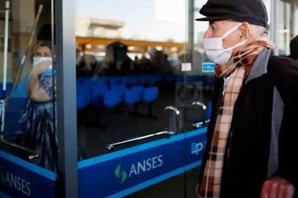 Jubilados, pensionados, AUH y AUE: quiénes cobran hoy