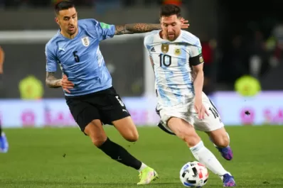 Con Messi de titular: hora, formaciones y TV de partido Uruguay-Argentina