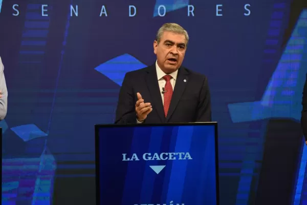Surgen más críticas contra la renuncia de Germán Alfaro a la banca de senador