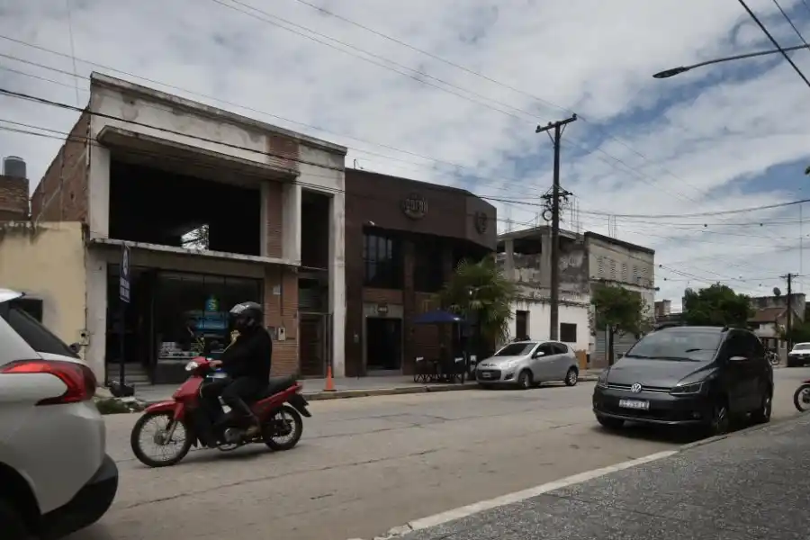 EL LUGAR DEL HECHO. El local está habilitado como bar, pero funcionaría como boliche. 