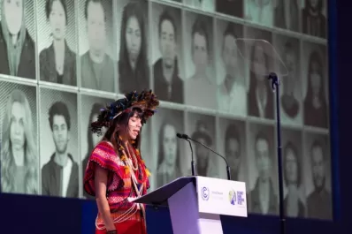 La joven indígena que enfureció a Bolsonaro recibe amenazas e insultos