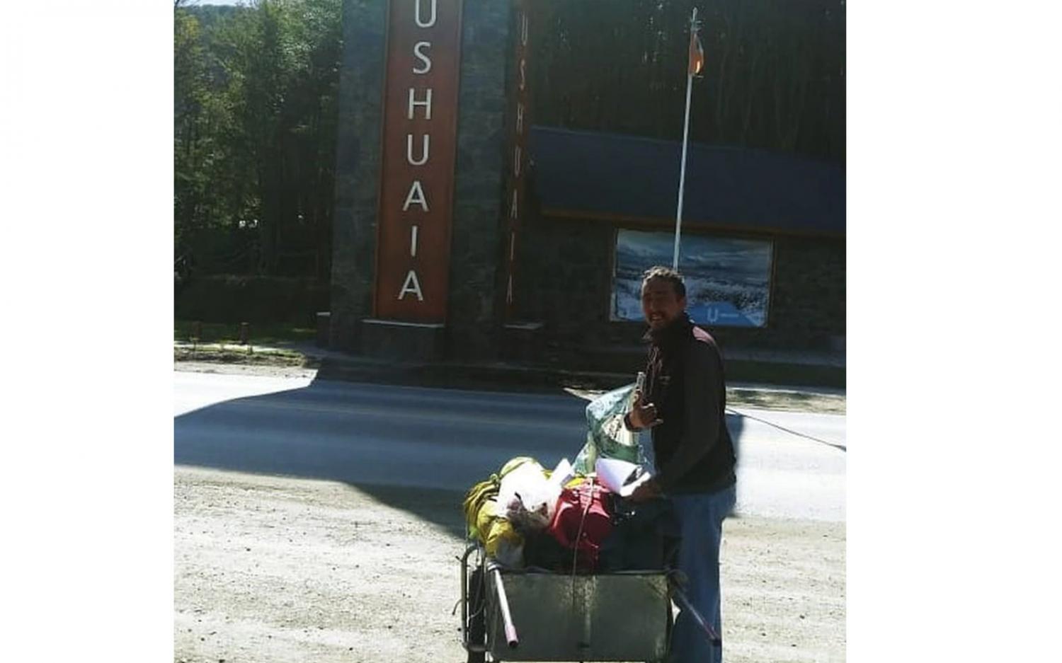 Recorrió más de 12.000 km, llegó a Tucumán y ahora va hacia México: todo a pie 