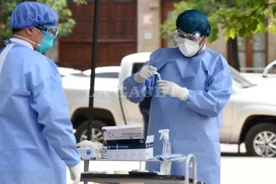 Falleció una mujer y hubo 127 nuevos contagios por covid-19 en Tucumán