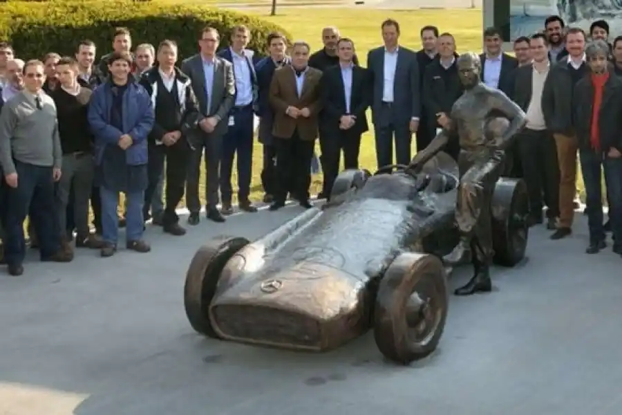 “El tema de la electromovilidad es como el tango: se necesitan dos”