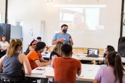 Jóvenes tucumanos se capacitan para adquirir nuevas herramientas pedagógicas