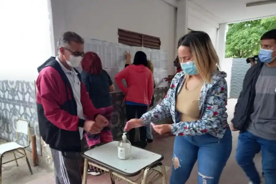 Clientelismo y cajas de cartón como cuarto oscuro