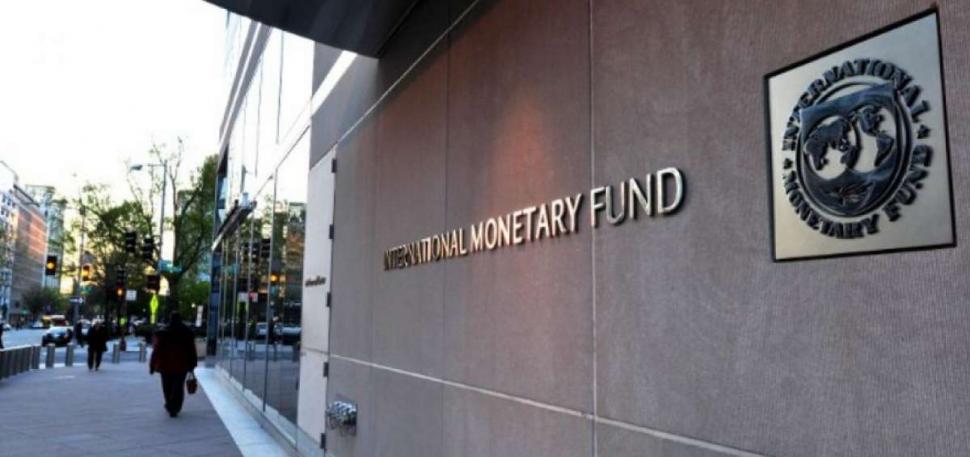 PRIORIDAD. Los analistas citan al acuerdo con el FMI como un objetivo para recomponer la confianza de los mercados y estabilizar la economía. 