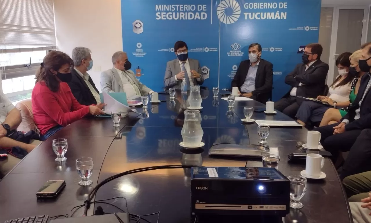 Eugenio Agüero Gamboa convocó este martes a una reunión de coordinación a todos los jefes de las distintas áreas que componen la cartera. 