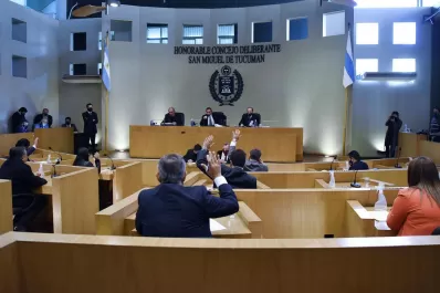 En el Concejo, denuncian “un oscuro acuerdo” entre el bussismo y el manzurismo