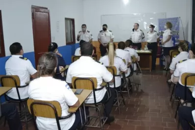Efectivos de la Policía recibieron capacitaciones para reforzar el área científica