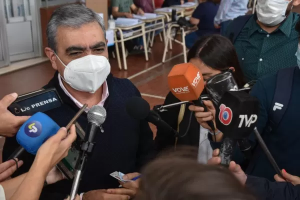 Germán Alfaro renuncia a su banca de senador