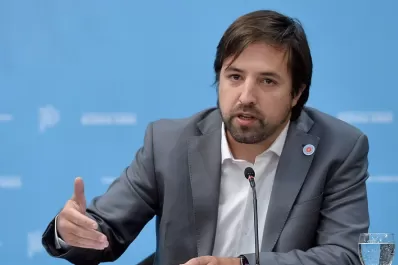 El Gobierno bonaerense estudia eliminar el uso del barbijo en las aulas