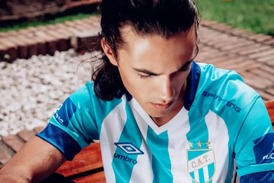 NUEVA ROPA. Atlético estrenará camiseta ante Defensa y Justicia.