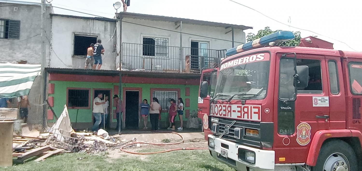 INCENDIO EN YERBA BUENA. Fotos: gentileza Policía de Tucumán